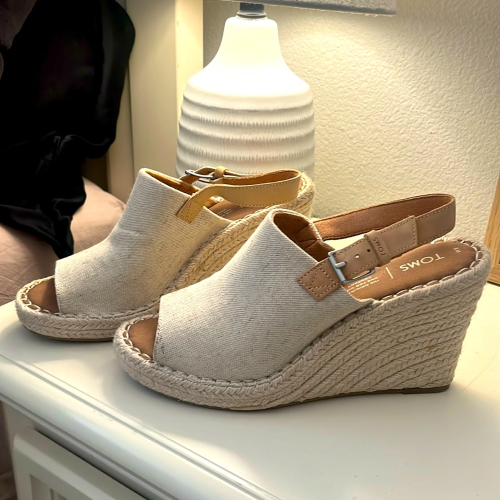 TOM’S Wedges